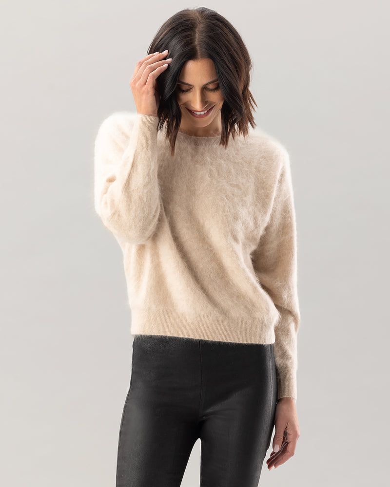 Woman wearing Sedgwick Sweater in Latte
